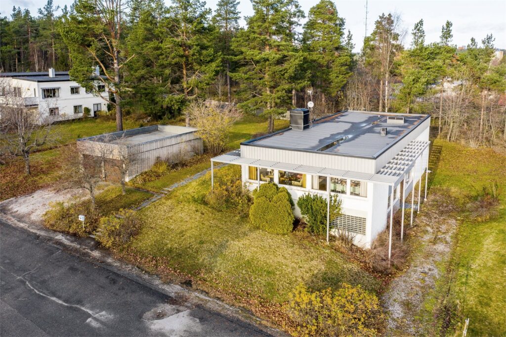Tillbyggnad veranda på plintar. Sollentuna Edsberg