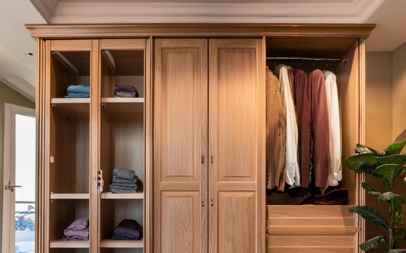 Platsbyggd garderob & hallmöbel i 2 planshus. Uppsala, Sunnersta